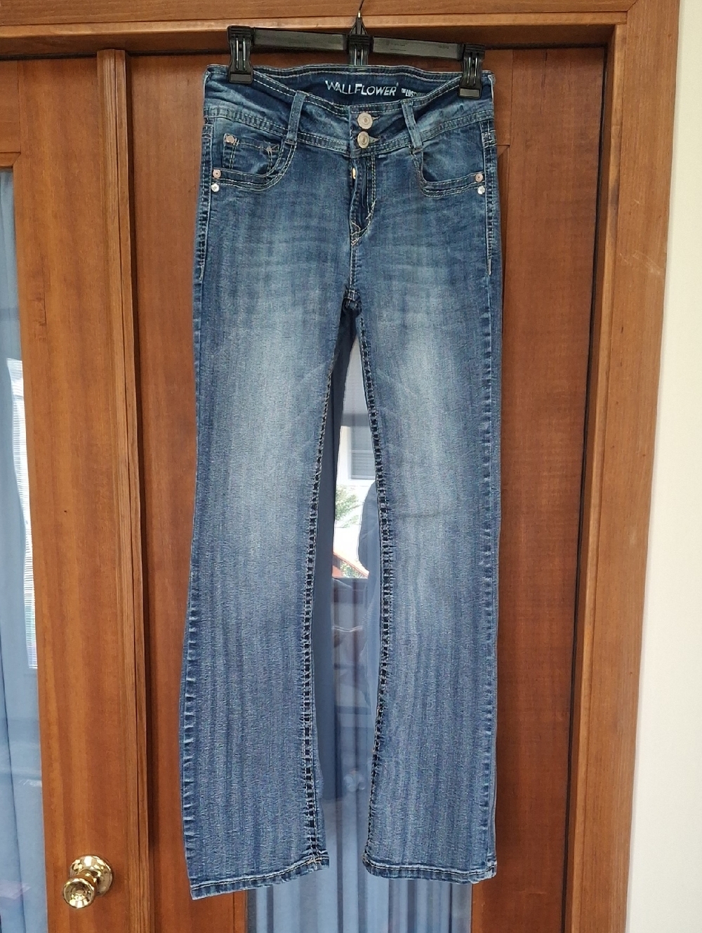 Wallflower Junior's Size 3 Luscious Curvy Boot Cut Jeans